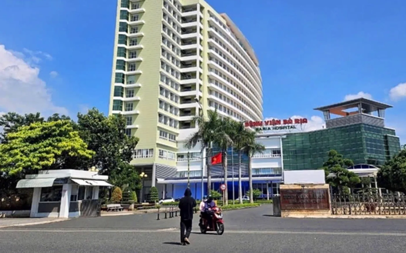 Mặt ngoài Bệnh viện Đa khoa Bà Rịa
