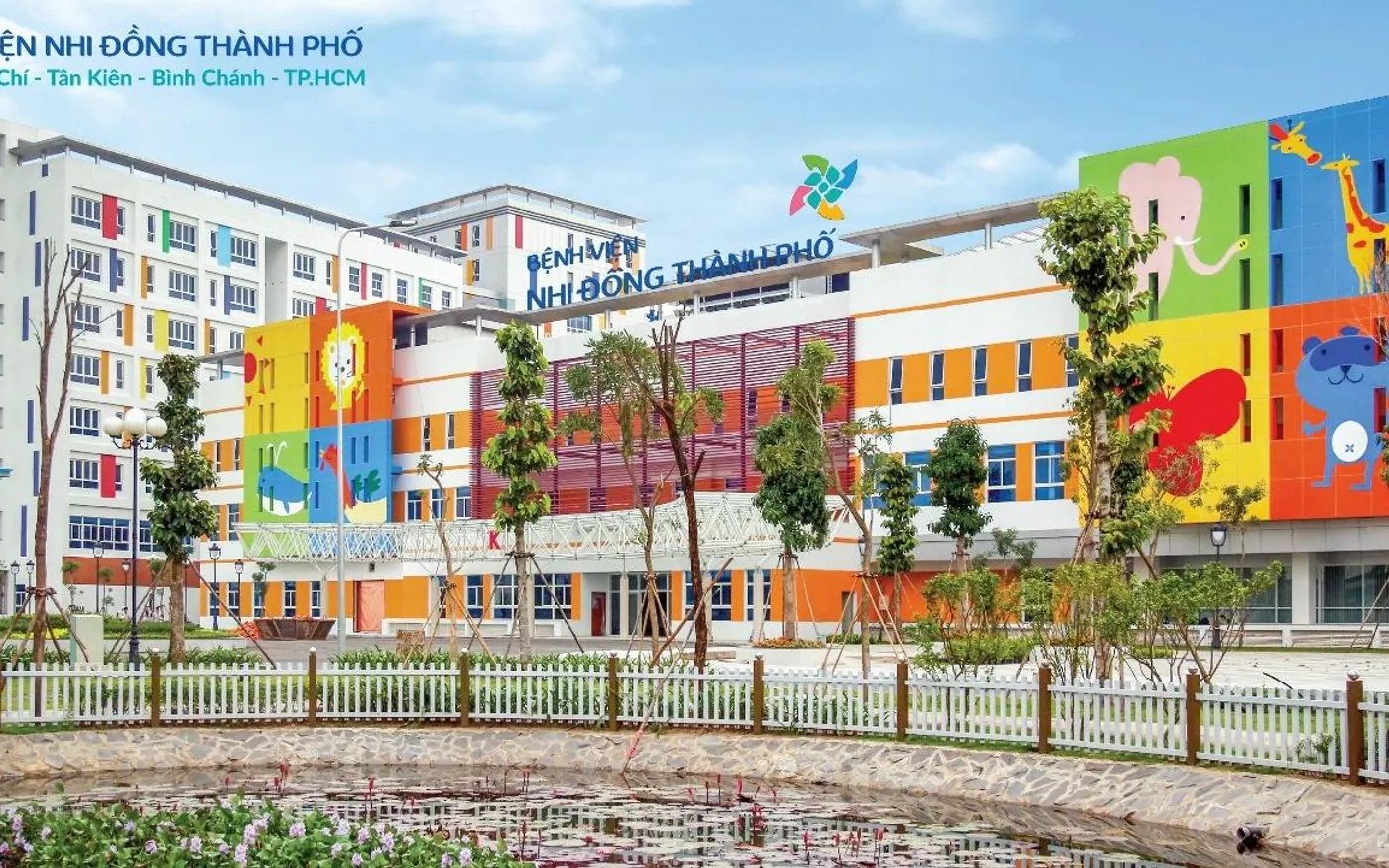 Tòa nhà nhiều màu của Bệnh viện Nhi Đồng Thành Phố