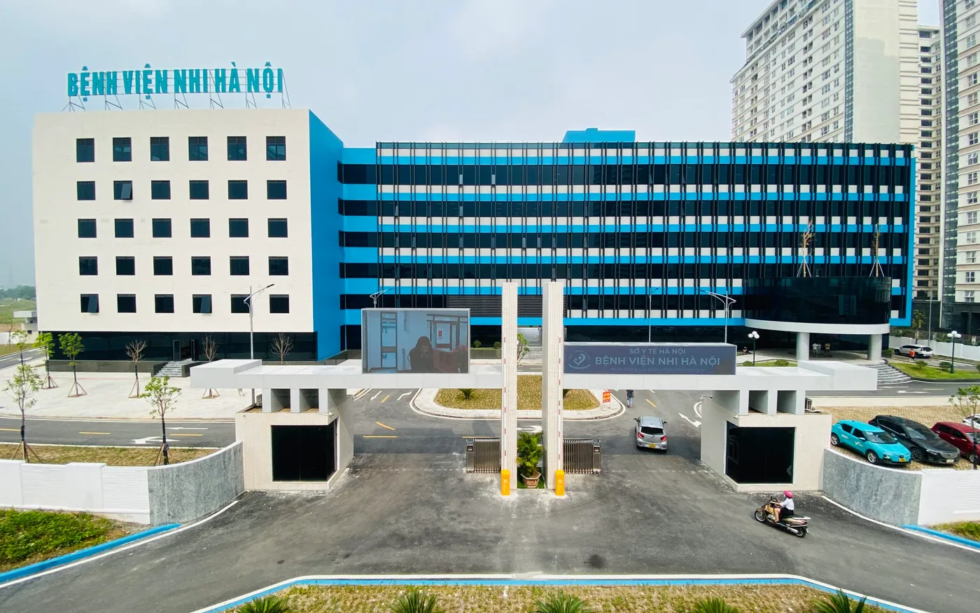 Mặt trước Bệnh viện Nhi Hà Nội