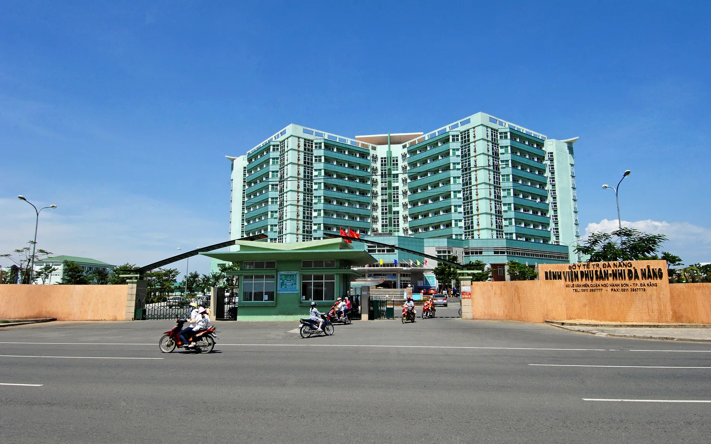 Toàn cảnh Bệnh viện Phụ sản - Nhi Đà Nẵng tại 402 Lê Văn Hiến